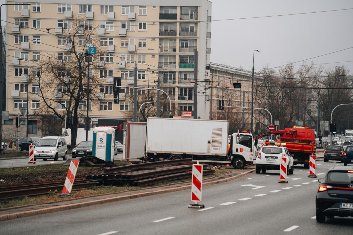 Potężne utrudnienia komunikacyjne w Warszawie. Tramwaje nie pojadą tamtędy przez dwa miesiące