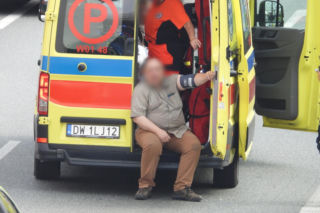 Osobówka dachowała na S8. Dwoje dzieci w szpitalu!