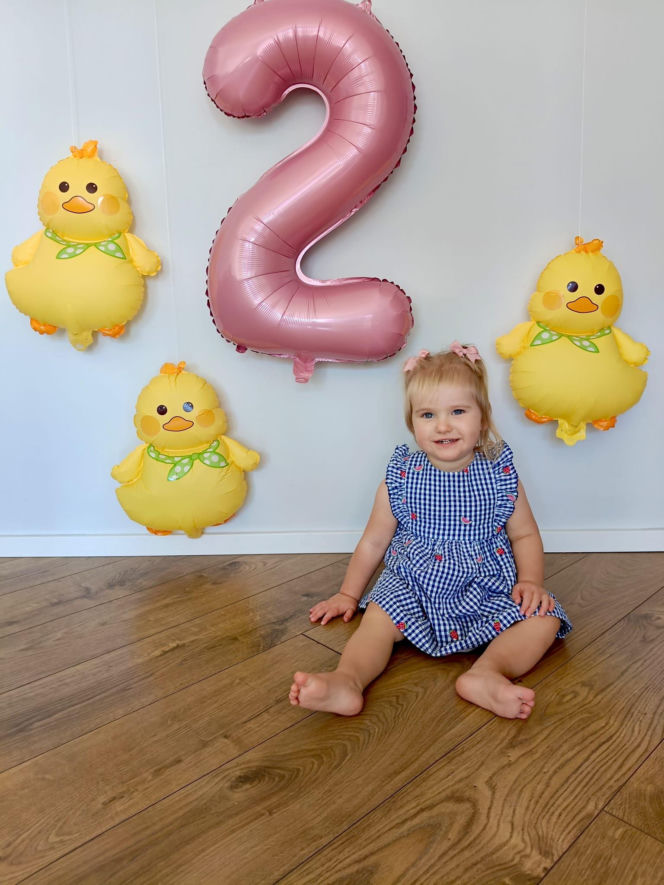 Waldemar Nawrocki i Adrian Domalewski pomagają Anielce