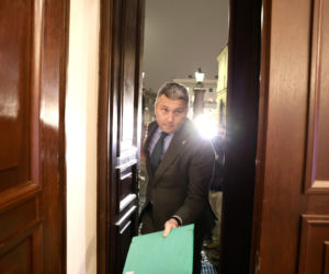 Afera przed IO. Piesiewicz i Małysz przyjechali do ministra sportu