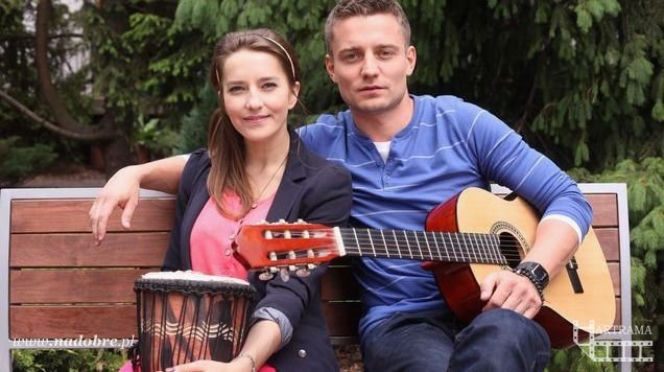 Na dobre i na złe odc. 451. Hana Goldberg (Kamilla Baar), Przemek Zapała (Marcin Rogacewicz)