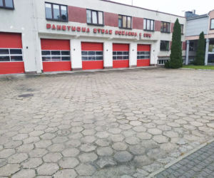 Nowa nawierzchnia asfaltowa przed komendą iławskiej straży pożarnej
