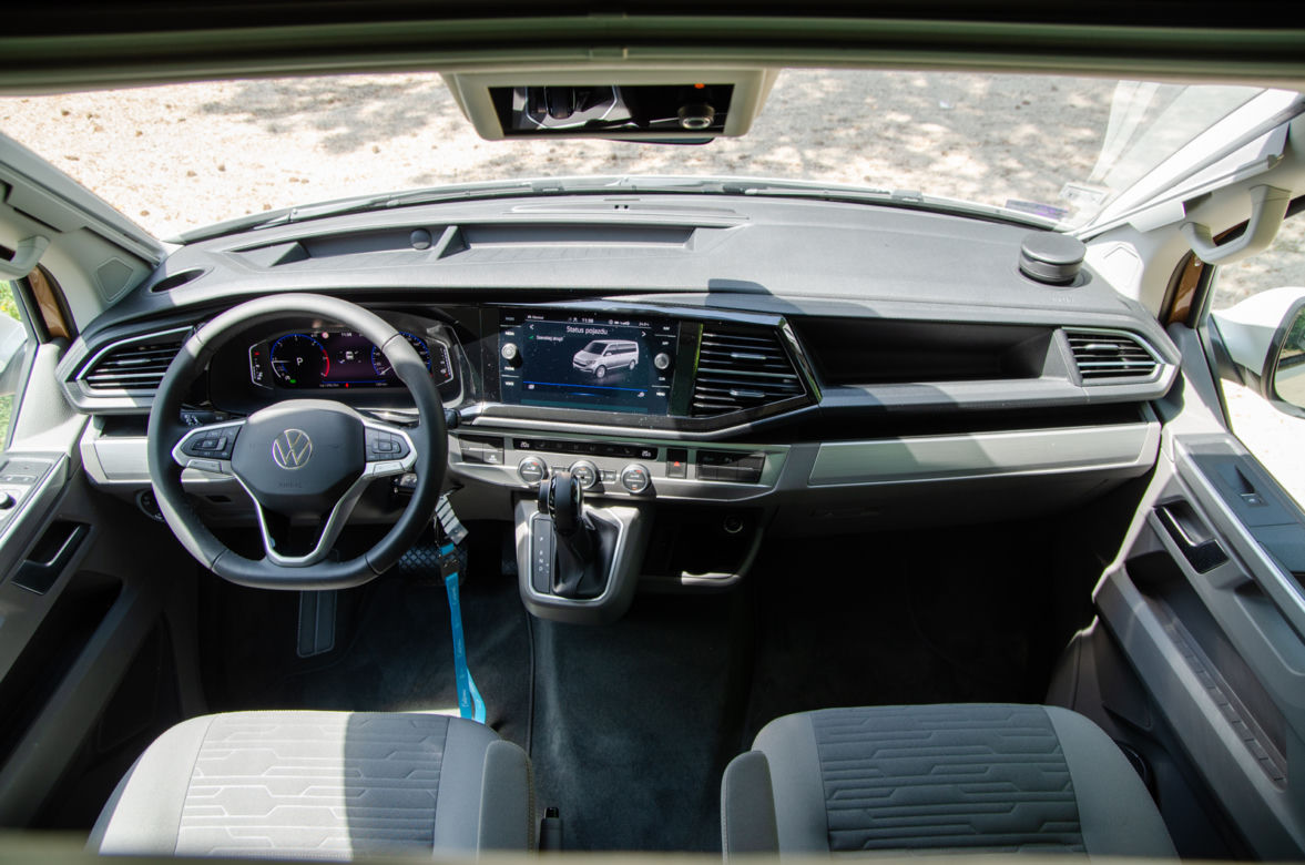 Volkswagen California - kokpit