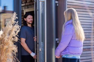 Pierwsza miłość, odcinek 4198: między Filipem a Białym rośnie napięcie. Ich rywalizacja o Angelikę doprowadza do otwartej kłótni