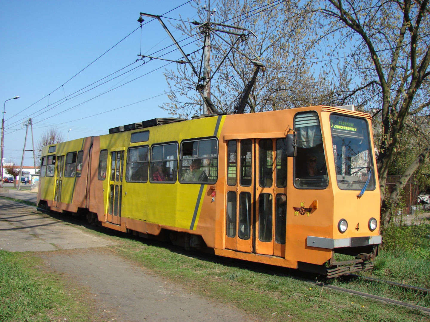 Wagon typu 803N linii 46 na przystanku w Ozorkowie, 2011 rok