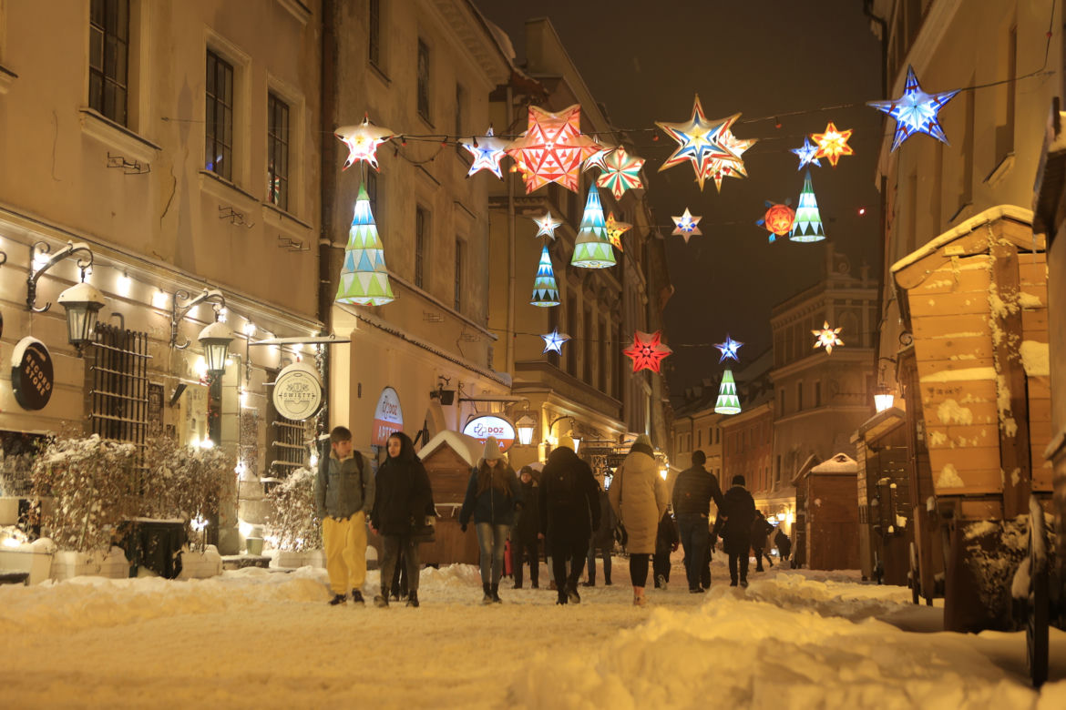 Śnieżny Lublin wieczorową porą