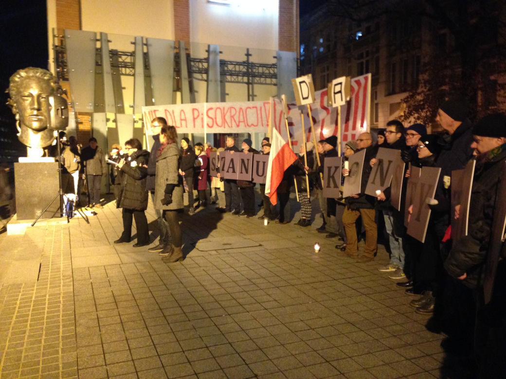 Łańcuch ludzi we Wrocławiu