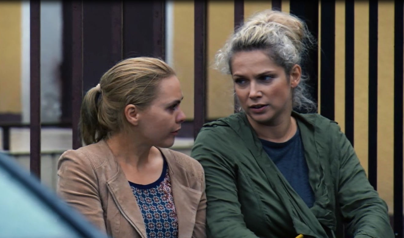 Przyjaciółki 6 sezon odc. 72. Anka (Magdalena Stużyńska), Patrycja (Joanna Liszowska)