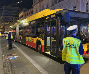 Autobus potrącił kobietę na Nowym Świecie