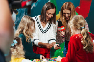 Iga Świątek bawiła się z dziećmi. Połączyła dwie swoje wielkie pasje! Mamy zdjęcia