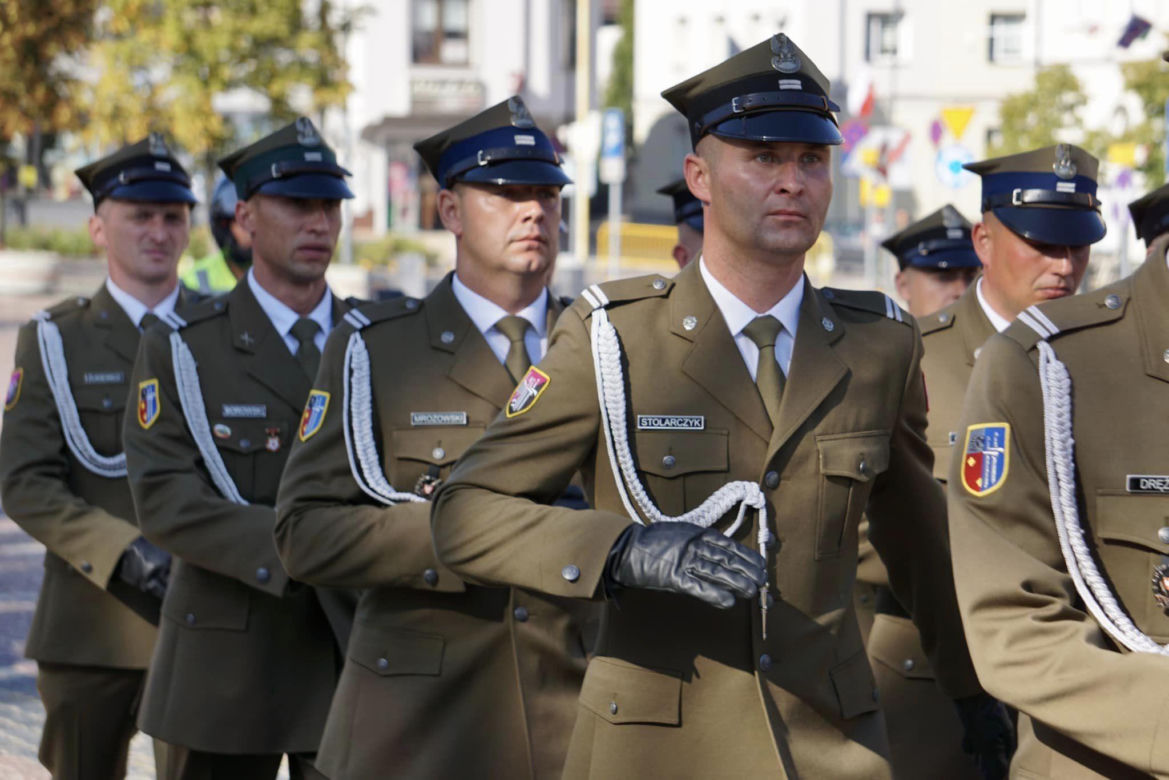 Niezwykła promocja podoficerska w Gołdapi. Uroczystość zakończyła się… oświadczynami [ZDJĘCIA]