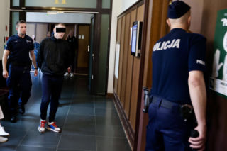 Pił piwo nad zwłokami Romana. Potem zadał mu 40 ciosów tasakiem. „Pamiętam tylko trzy”