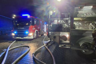 Ciężarówki płonęły jak pochodnie. Ogień przenosił się na kolejne samochody