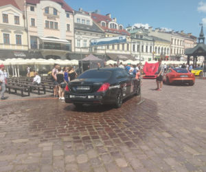 Najnowsze sportowe samochody na rzeszowskim Rynku