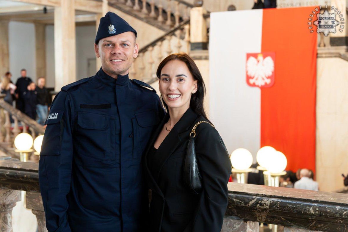 Nowi policjanci zasilili szeregi śląskiej policji! Wśród nich osiem policjantek