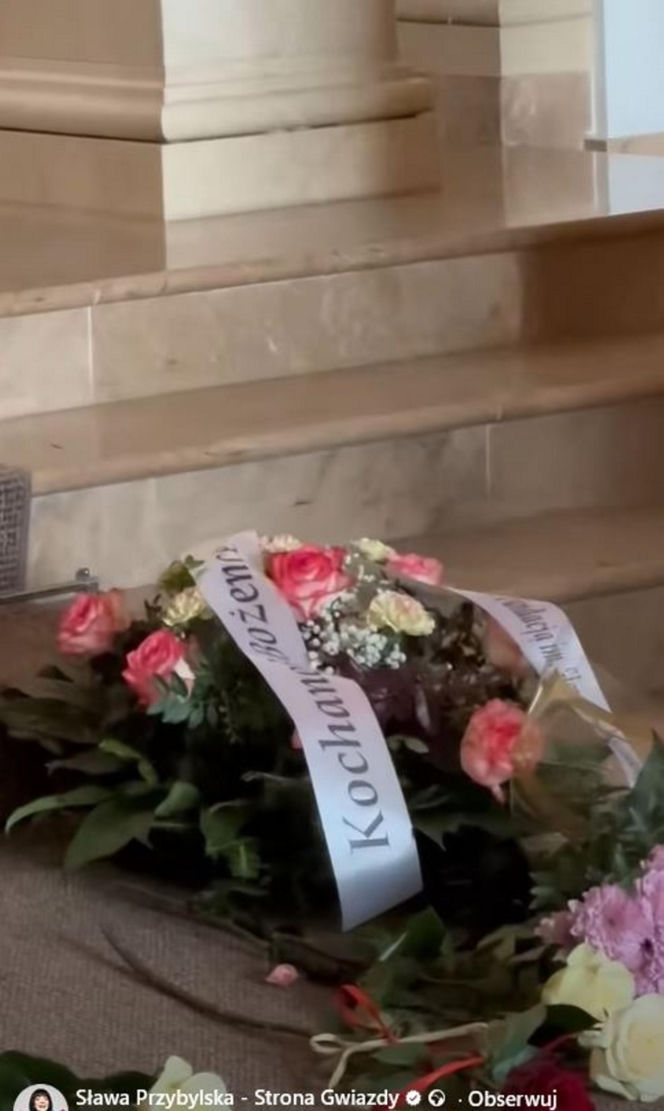 Pogrzeb Bożeny Dykiel przyciągnął tłumy. Pojawił się wieniec od Sławy Przybylskiej