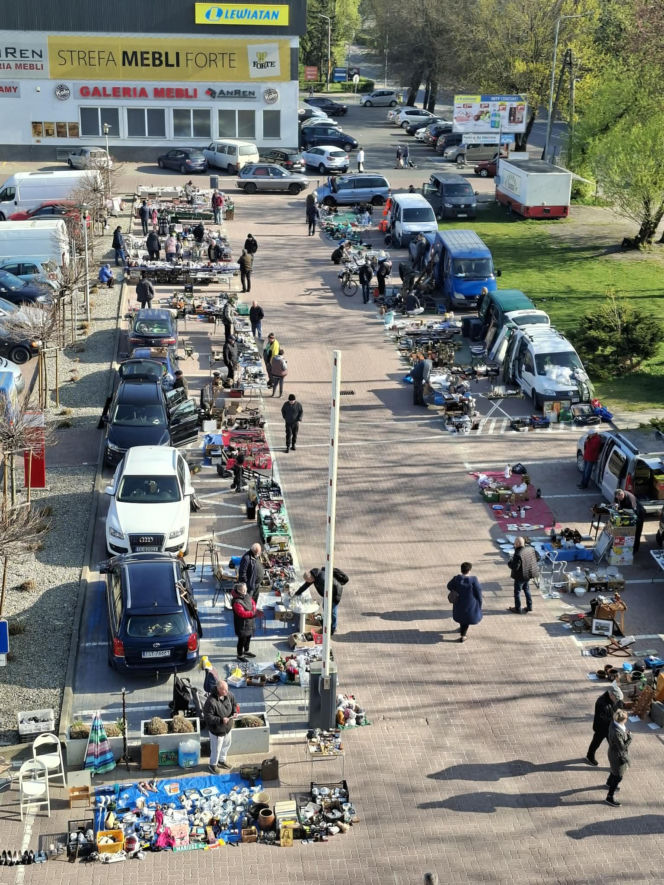 Giełda Staroci i Różności w Starachowicach (25.04.2026)