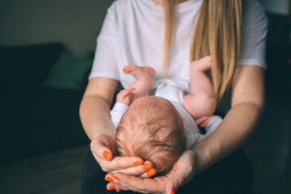 Jedno na osiem niemowląt ma ten problem. Rodzice często go ignorują