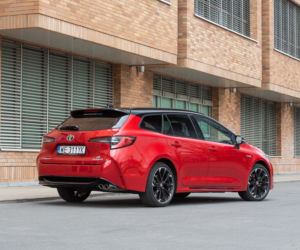 Toyota Corolla TS Kombi GR Sport 2.0 Hybrid 180 KM e-CVT 