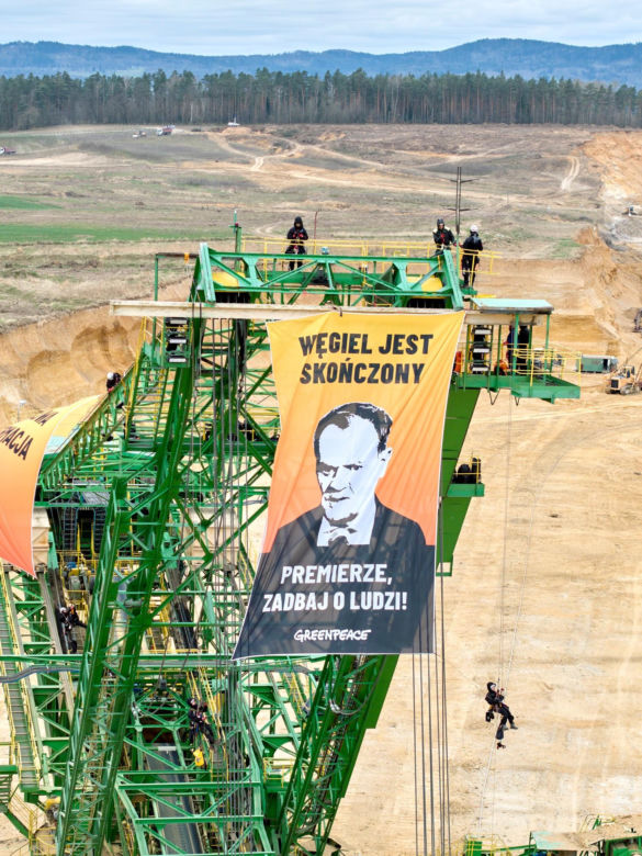 Greenpeace protestuje w kopalni Turów. Aktywiści okupują jedną z maszyn