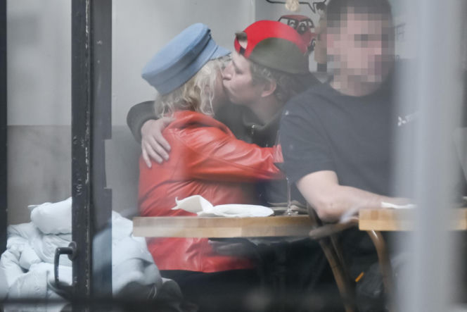 Katarzyna Figura przytula Maćka Musiałowskiego