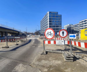 W Krakowie rowerzystka zginęła pod kołami ciężarówki. Zaskakująca decyzja w sprawie kierowcy