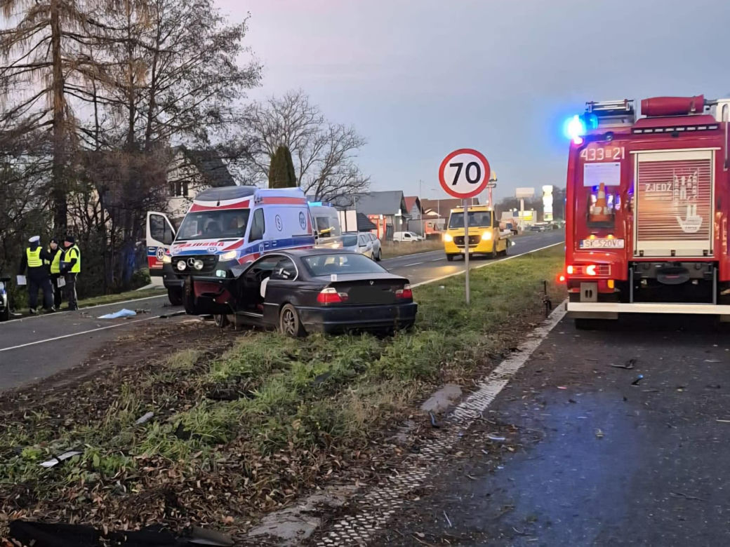 Potworny wypadek w Ustroniu. Bmw zmiażdżyło mazdę, nie żyje 18-latka