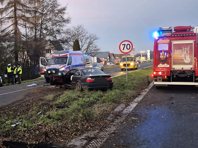Potworny wypadek w Ustroniu. Bmw zmiażdżyło mazdę, nie żyje 18-latka