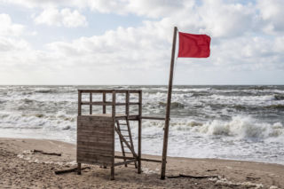 Sinice Łazy. Czy w Łazach można się kąpać 27.07? Flaga, warunki pogodowe