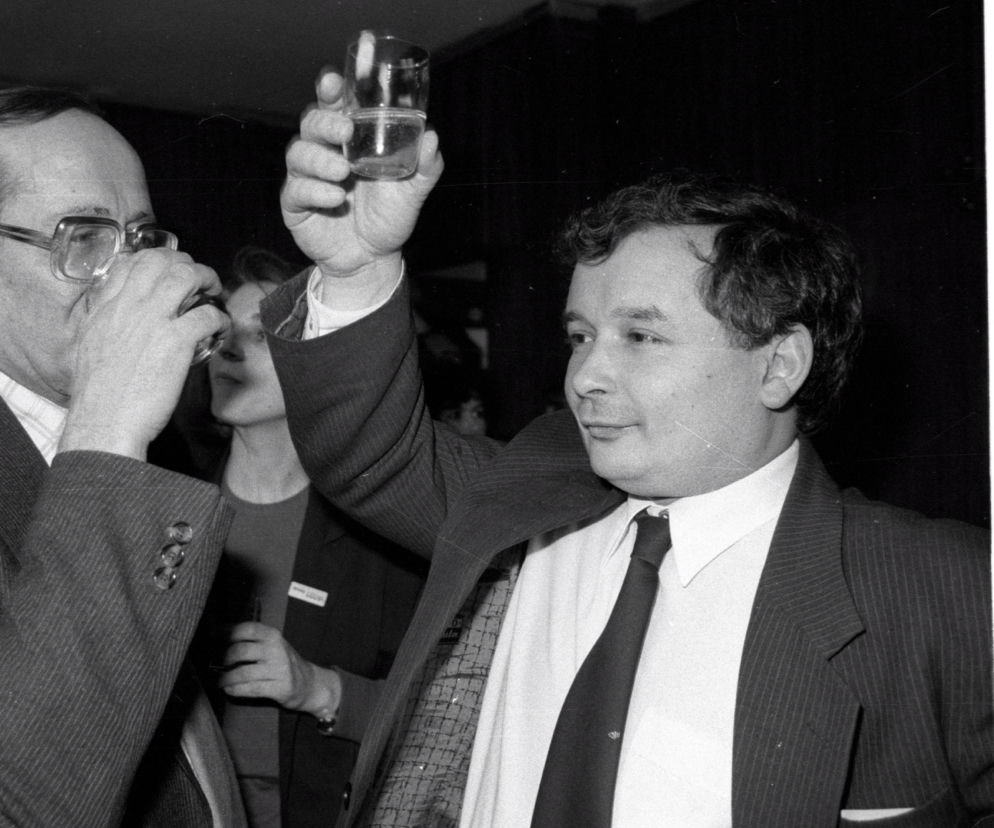 JAROSŁAW KACZYŃSKI PIŁ WÓDKĘ