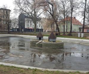 W parku na Pl. Kościuszki przygotowania do nowego sezonu