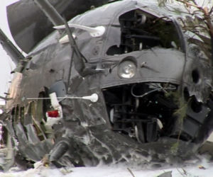 Prywatny helikopter runął na ziemię. Dwie osoby ranne.