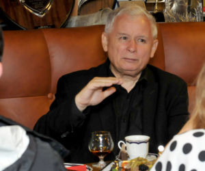 JAROSŁAW KACZYŃSKI NA ŻAGLOWCU.