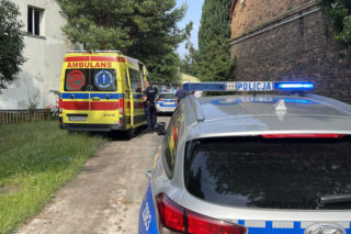 Kłótnia kochanków zakończyła się wbitym nożem w ciele kobiety. Krwawa awantura we Włochach