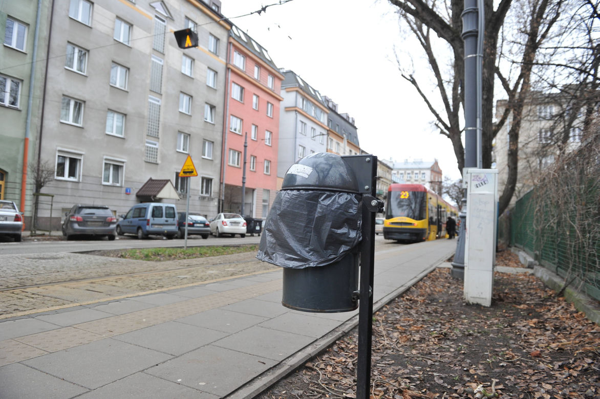  Śmieciowy absurd przy Czynszowej. Nie ma miejsca na altanę śmietnikową 
