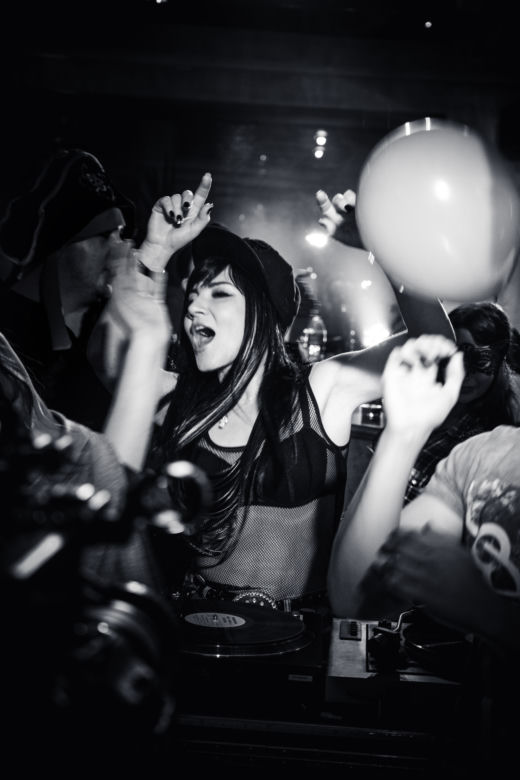 SHAZZA ZOSTANIE DJ-KĄ