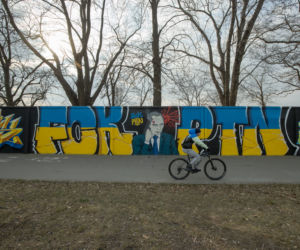 Wojna na Ukrainie. Niezwykłe murale w Warszawie