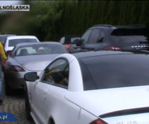 Policja odzyskała skradzione luksusowe samochody
