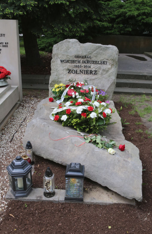 Tak wygląda grób generała Wojciech Jaruzelskiego