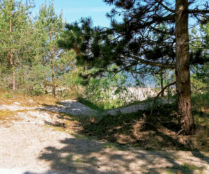Rowerzyści kontra naturyści. Słynna naga plaża przestanie istnieć?