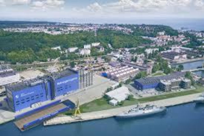 Palenie blach pod przyszłego ORP "Huragan"