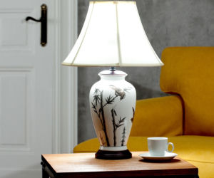 Lampa stołowa z podstawą z wzorem orientalnym