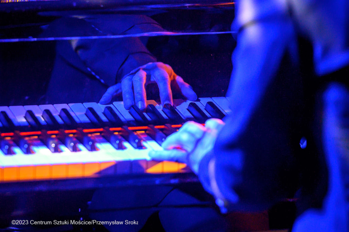 Koncert Artura Andrusa w Centrum Sztuki Mościce