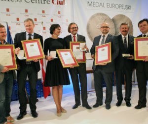 SŁAWOMIR JASTRZĘBOWSKI, NACZELNY SUPER EXPRESS-U OTRZYMAŁ MEDAL.