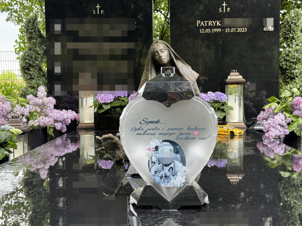 Wielkie zmiany na grobie syna Sylwii Peretti. Niewiarygodne, co się stało z pomnikiem Patryka