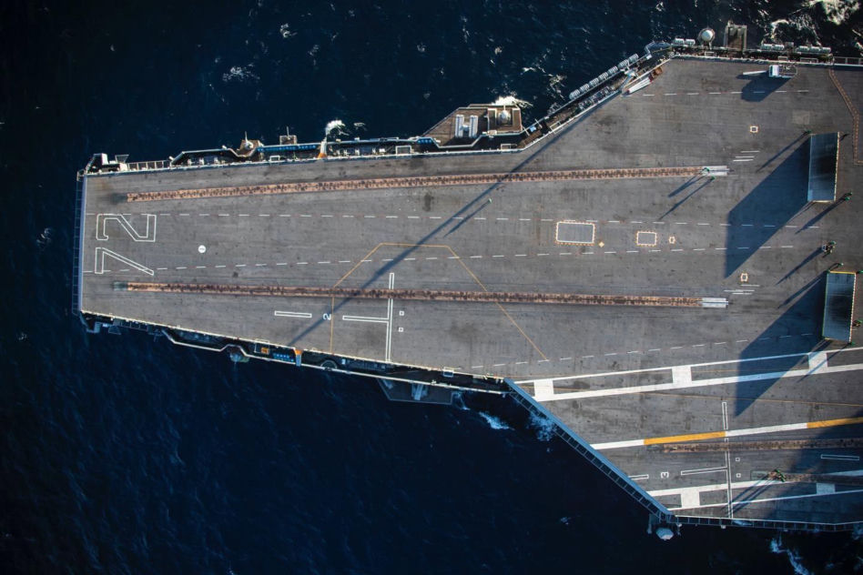Kryzys na USS Abraham Lincoln. Dramat marynarzy, próby samobójcze i rekordowa misja w cieniu wojny