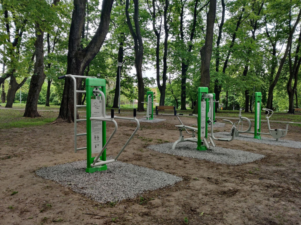 Siłownia pod chmurką w parku im. Hanny Pudlis