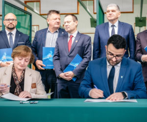 Powiat rzeszowski i łańcucki z porozumieniem o wsparciu w kryzysach. Chodzi o sprzęt, logistykę i ewakuację