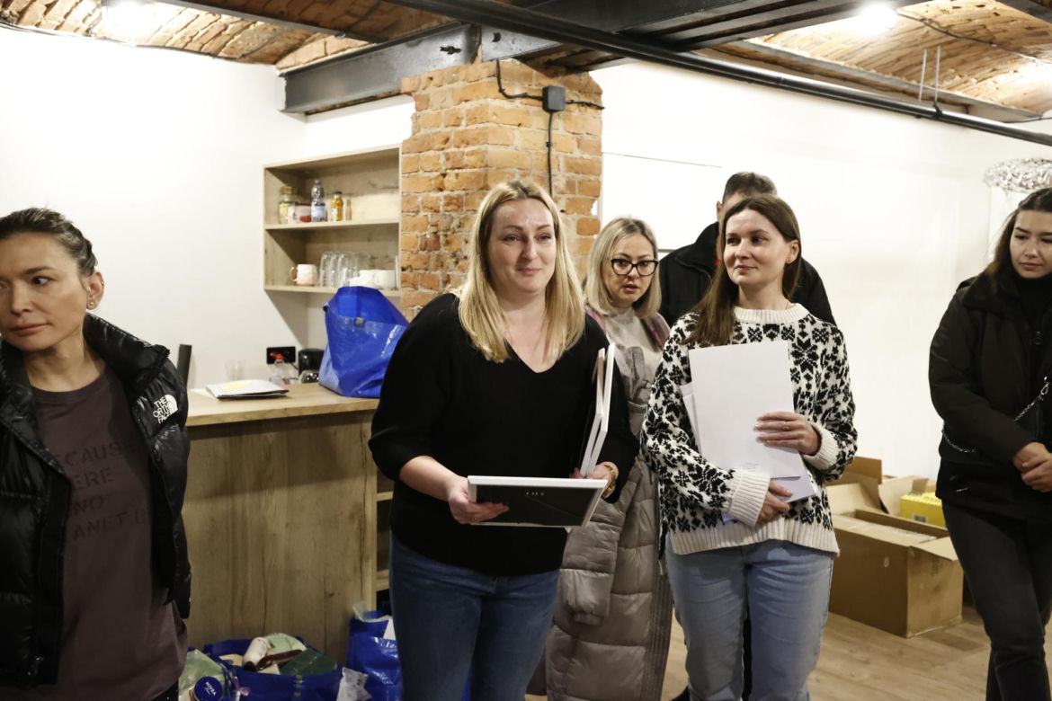 Zanieśliśmy Wigilię seniorom na Pradze. Ekipa "Super Expressu" razem ze stowarzyszeniem "Otwarte Drzwi"
