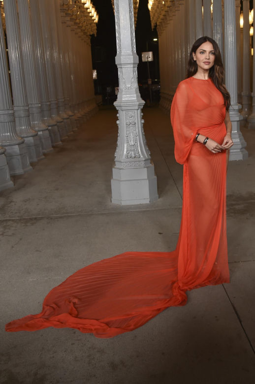 Gwiazdy na gali Lacma: Kim Kardashian i Laura Dern z biustem na wierzchu